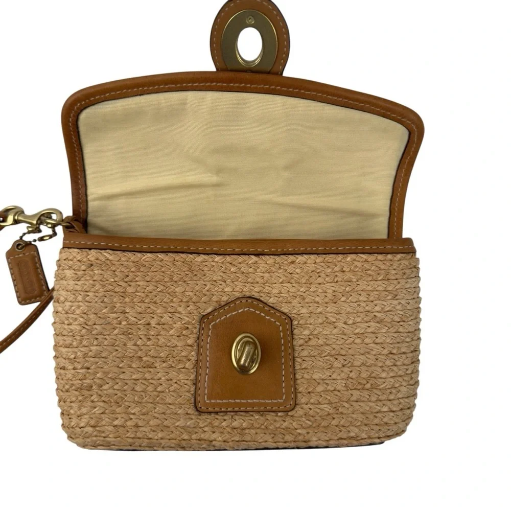 Coach Straw Summertime Clutch Wristlet Bag Natural Leather Trim Turnlock Coastal